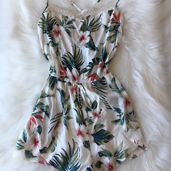 Hollister Pants - Hollister Floral Romper